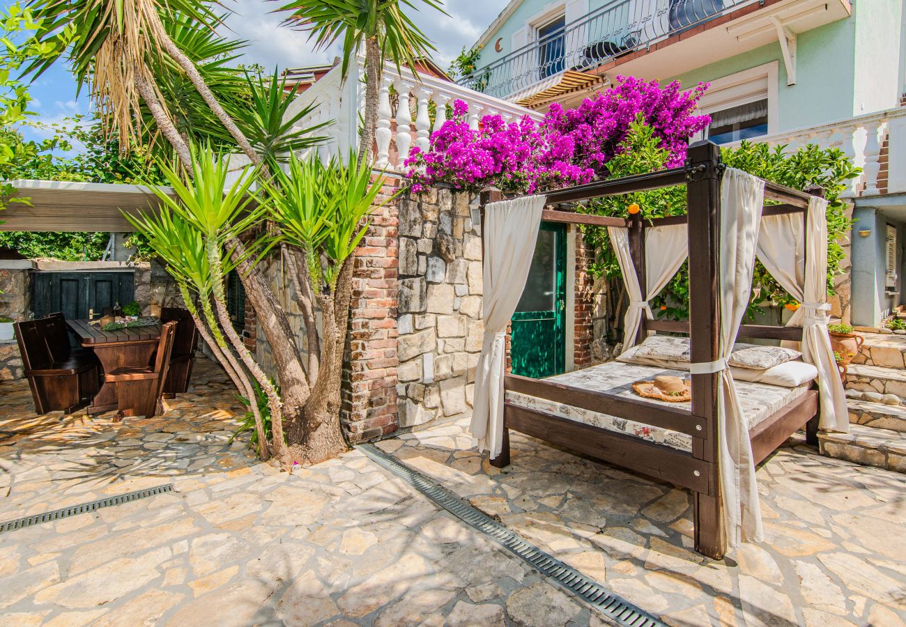 House in Maslenica - Holiday Home Florendale with pool