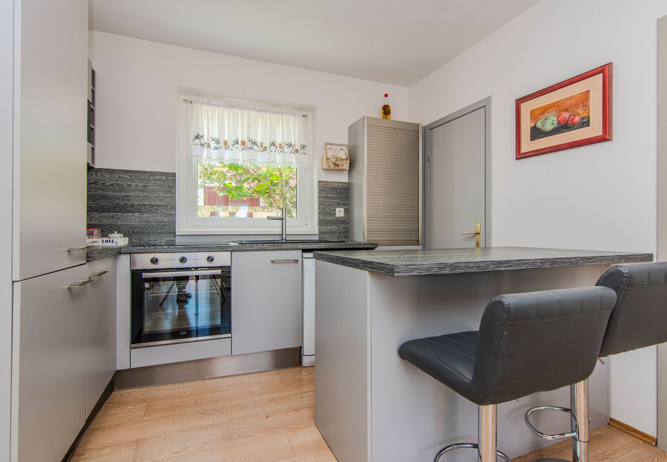 House in Maslenica - Holiday Home Florendale with pool