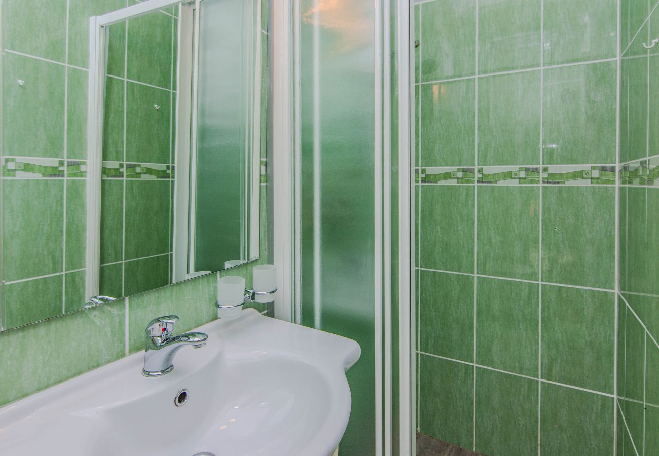 House in Maslenica - Holiday Home Florendale with pool