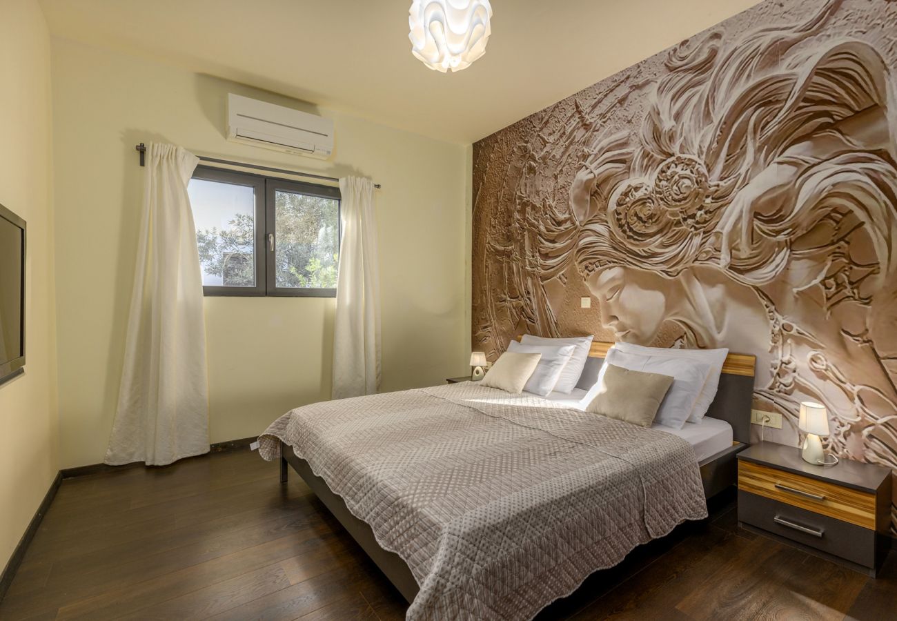 Villa in Barotul - Villa Bella with heated pool