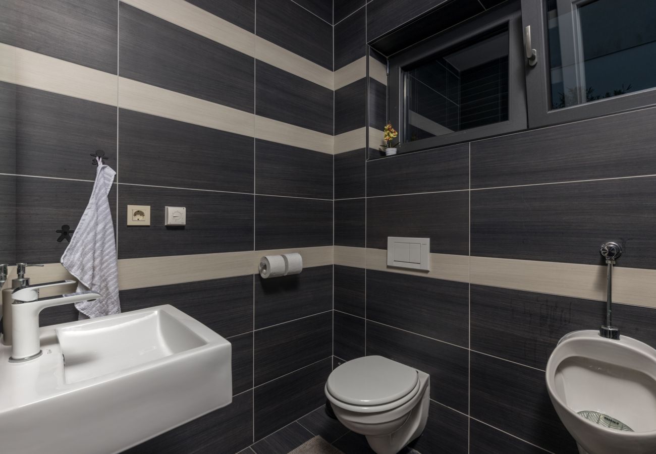 Villa in Barotul - Villa Bella with heated pool