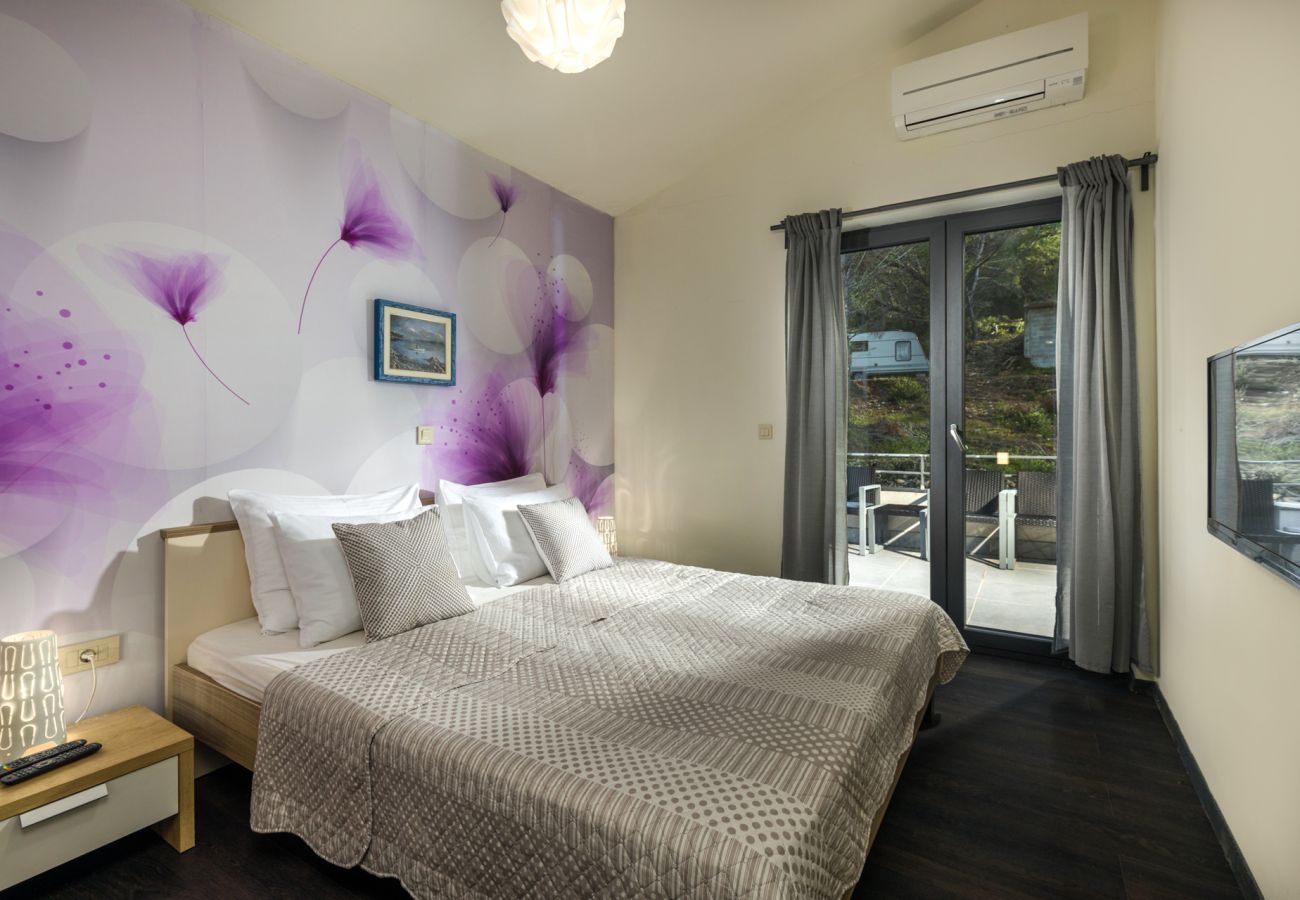 Villa in Barotul - Villa Bella with heated pool