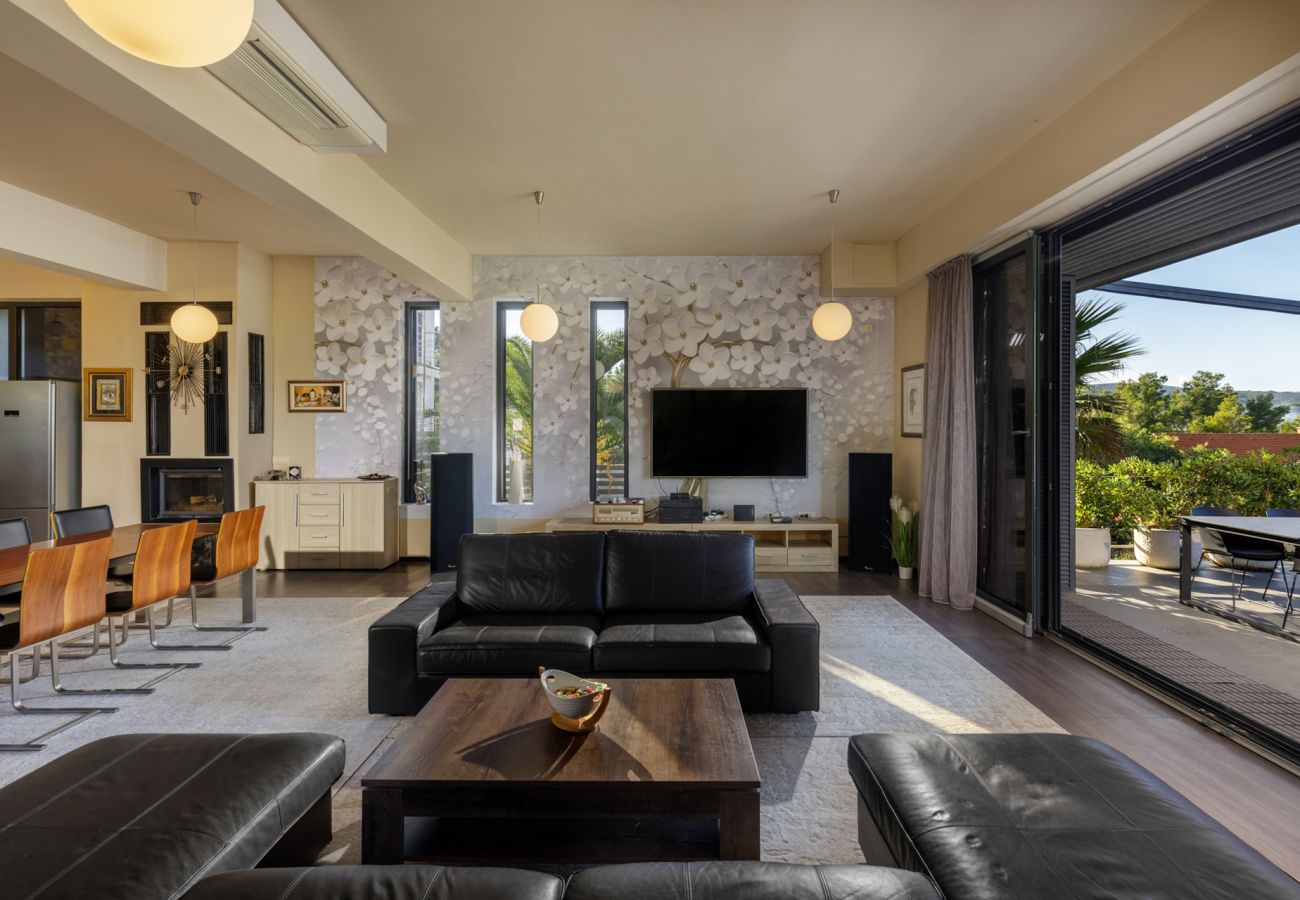 Villa in Barotul - Villa Bella with heated pool