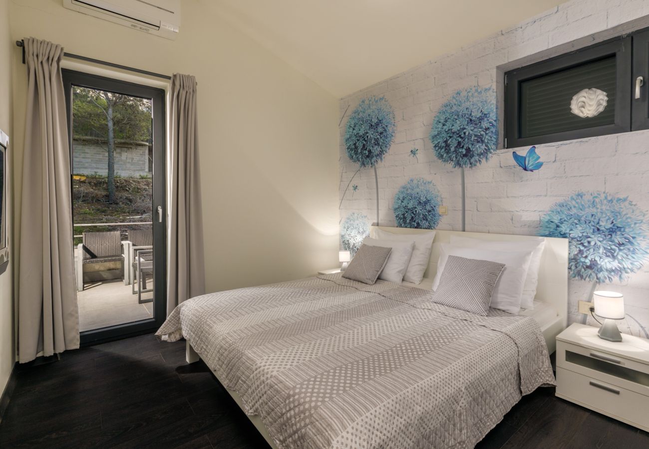 Villa in Barotul - Villa Bella with heated pool