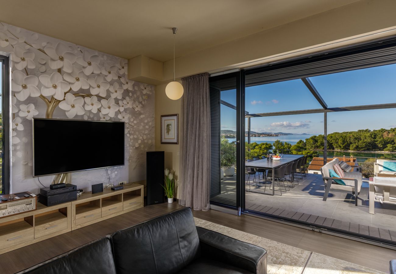 Villa in Barotul - Villa Bella with heated pool