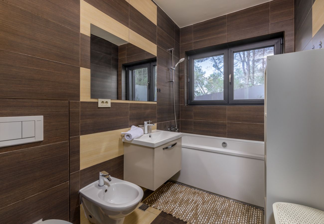 Villa in Barotul - Villa Bella with heated pool