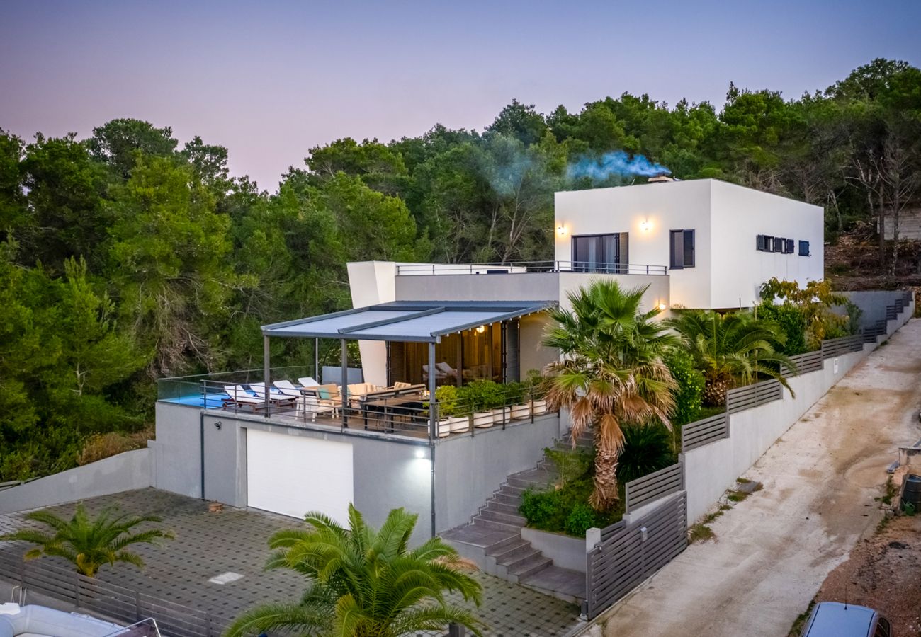 Villa in Barotul - Villa Bella with heated pool