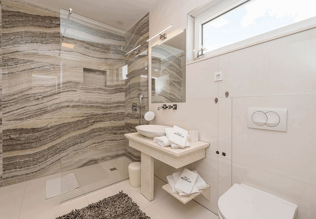 Villa in Maslenica - Villa Michelle with infinity pool