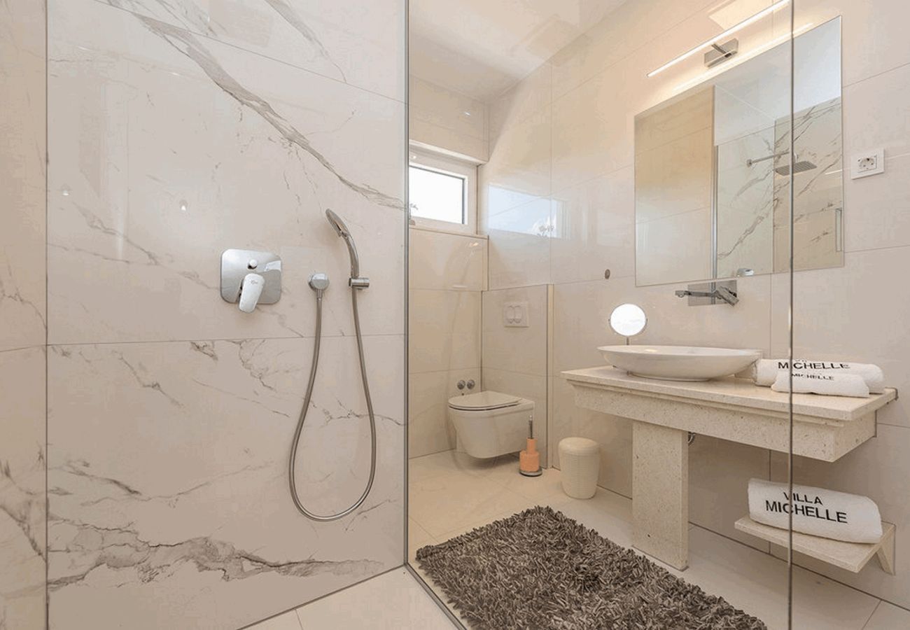 Villa in Maslenica - Villa Michelle with infinity pool