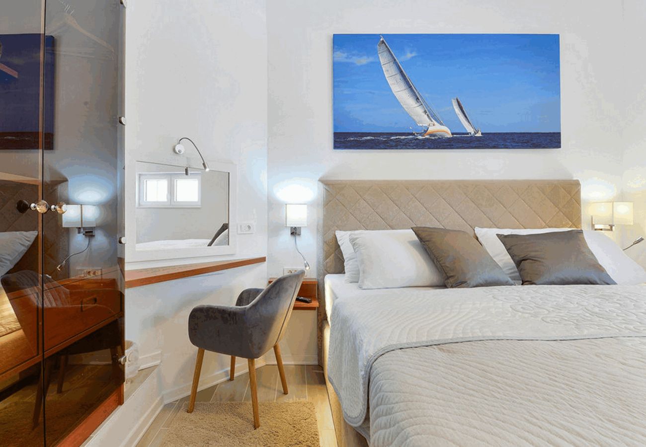 Villa in Maslenica - Villa Michelle with infinity pool