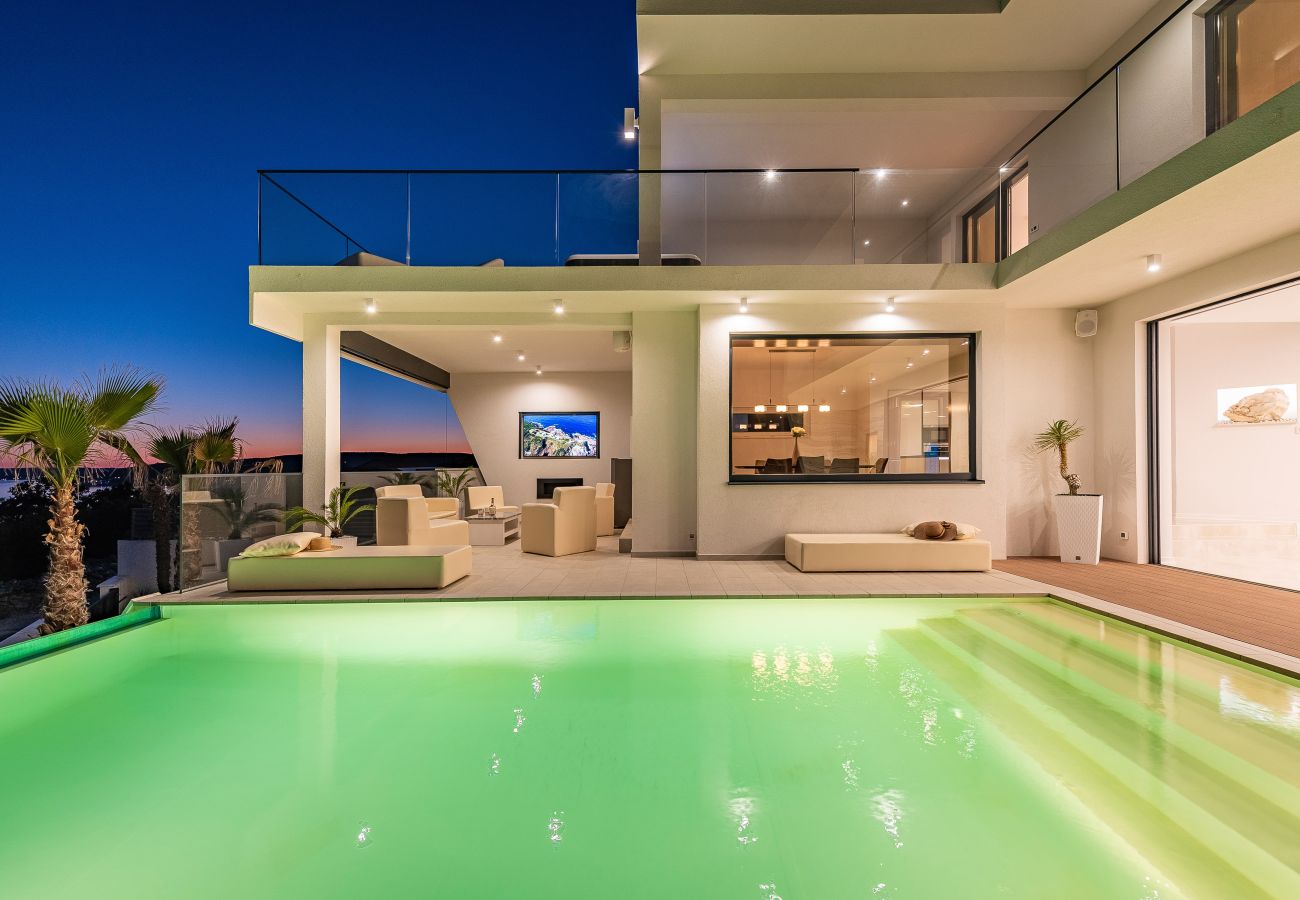 Villa in Maslenica - Villa Michelle with infinity pool