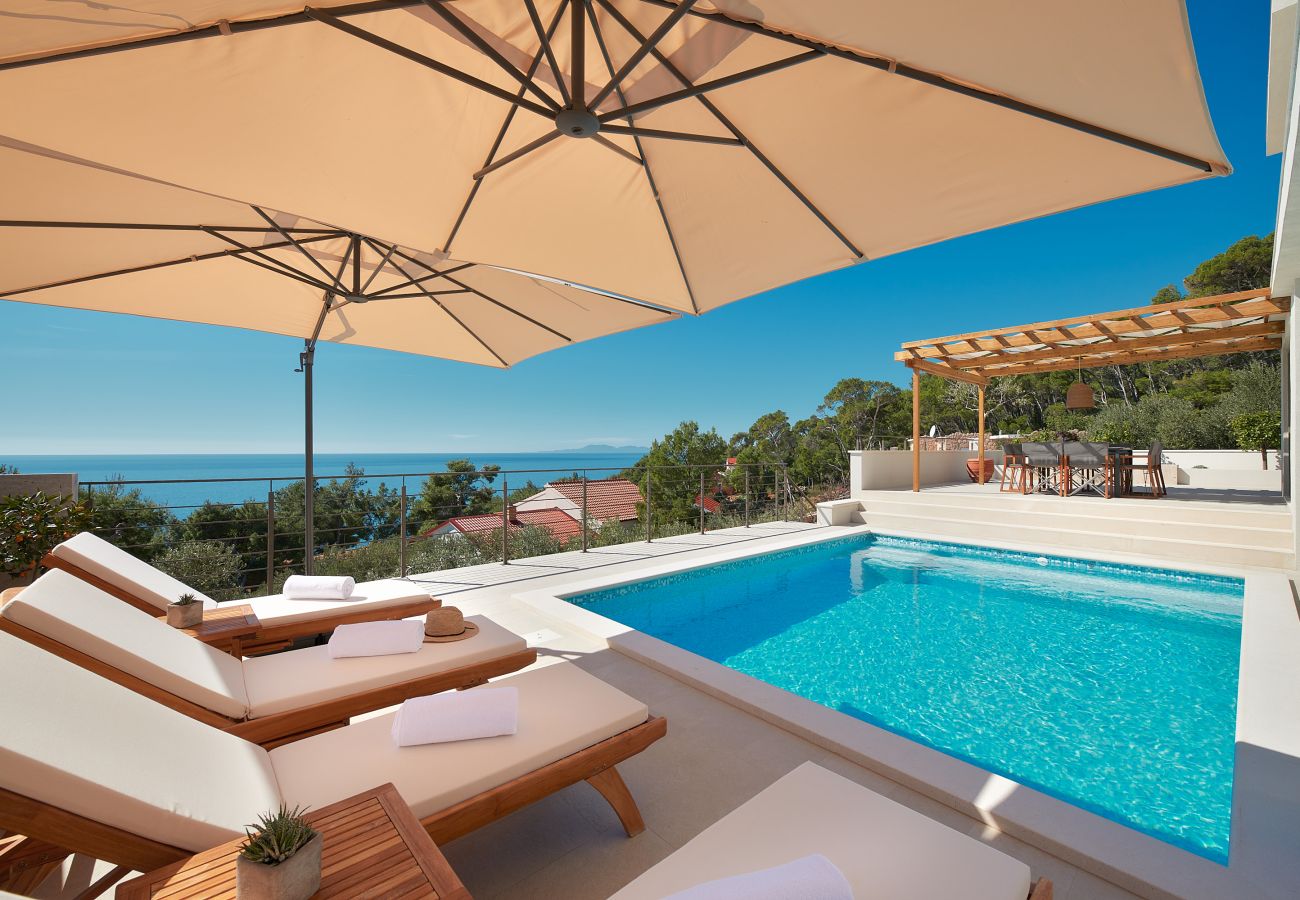 Villa in Sveta Nedjelja - Villa Bianca Hvar with a beautiful sea view