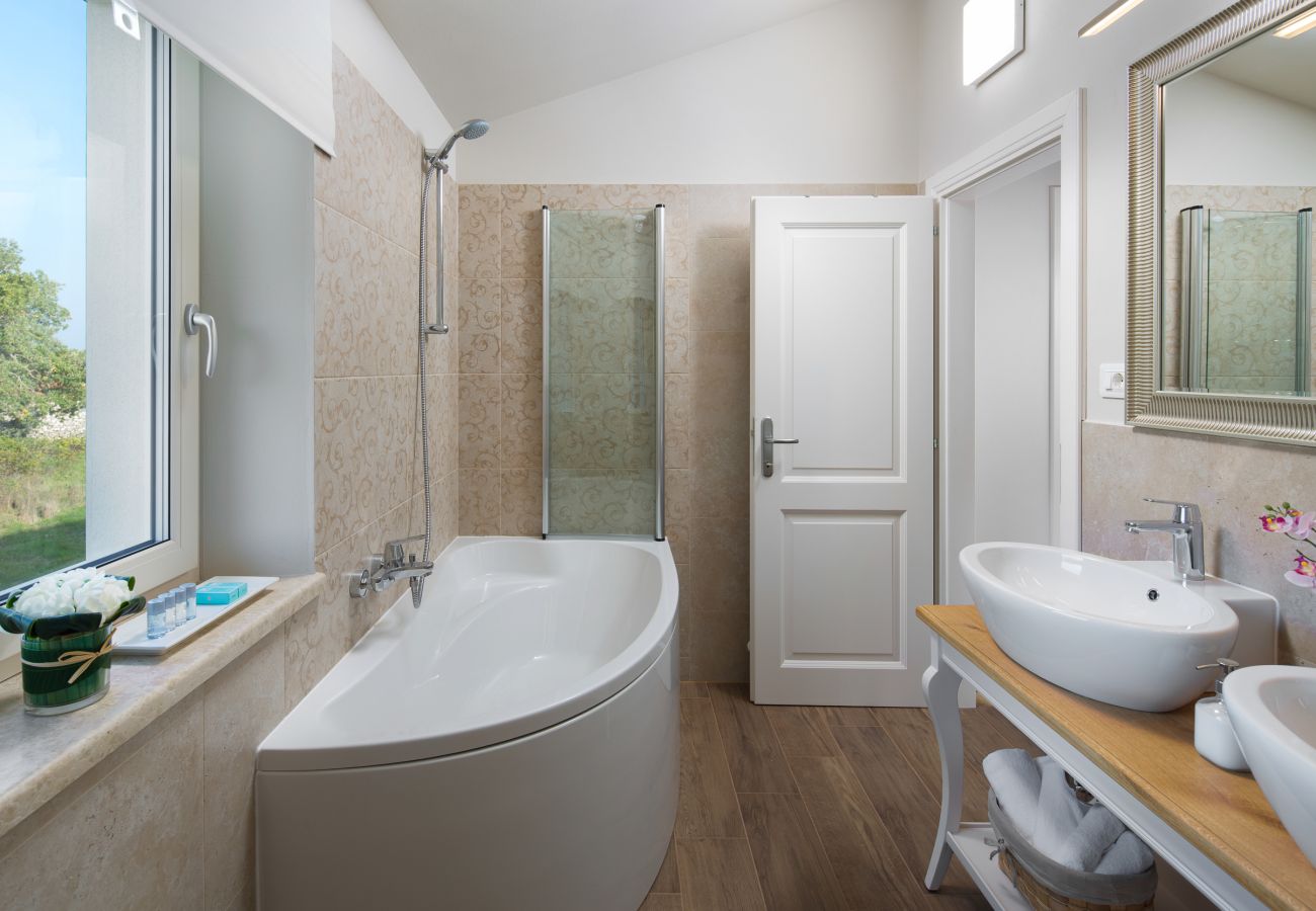 Villa in Karojba - Villa Ovi