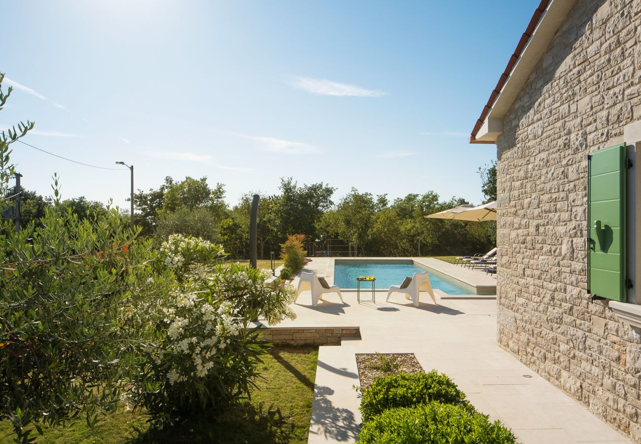 Villa in Karojba - Villa Ovi