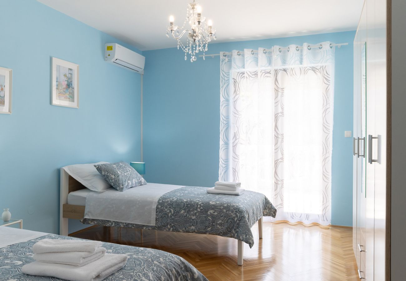 House in Žrnovnica - Holiday Home Calmation