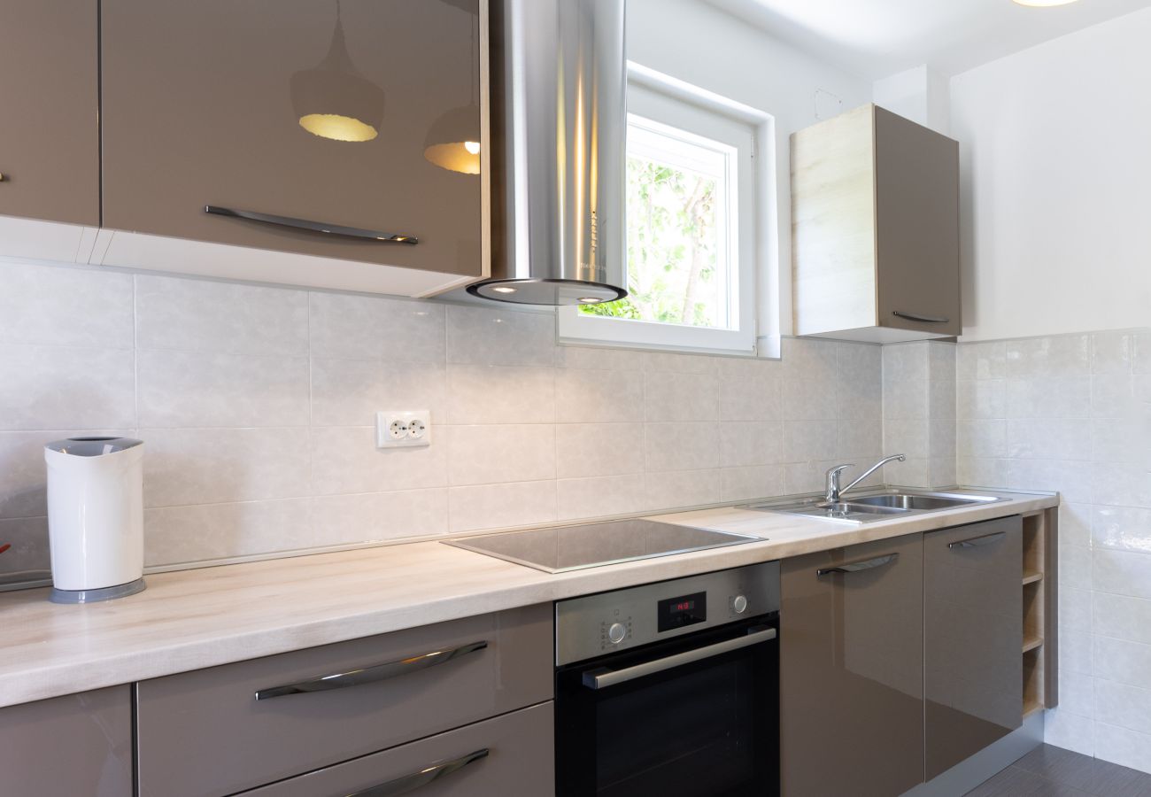 House in Žrnovnica - Holiday Home Calmation