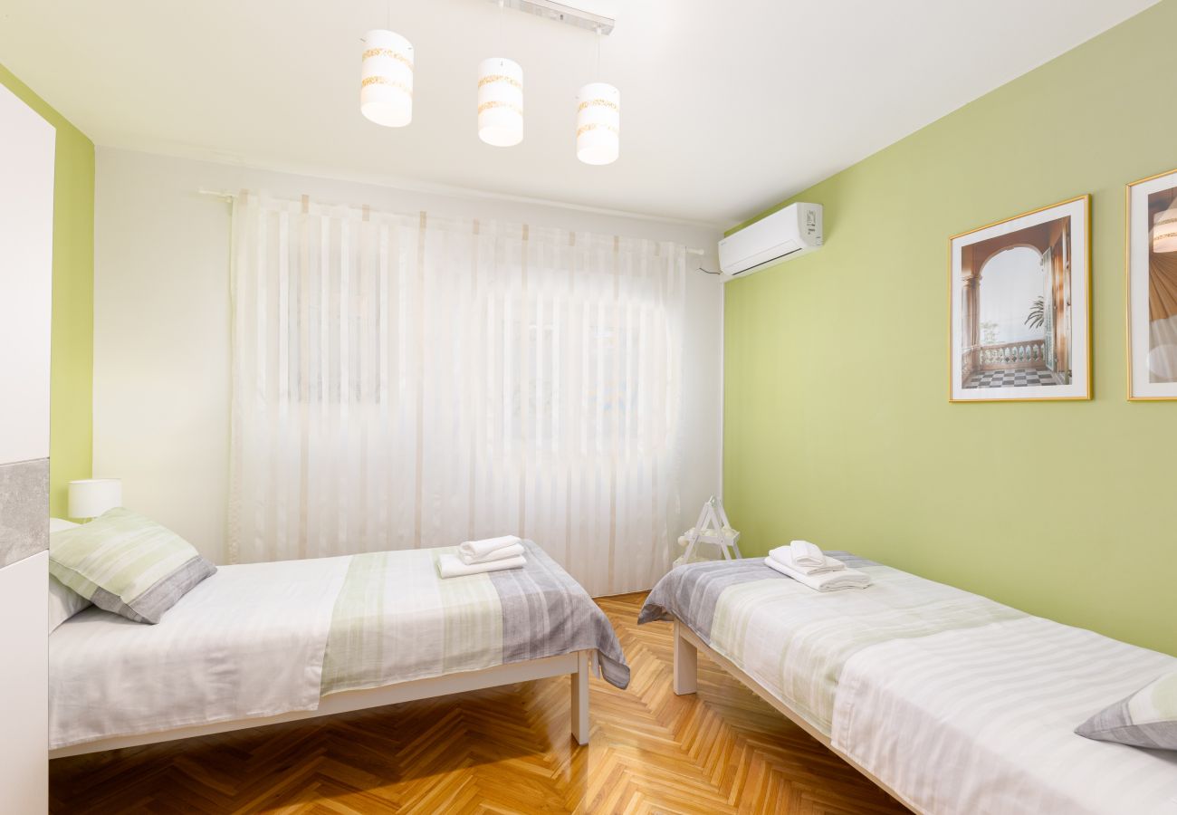 House in Žrnovnica - Holiday Home Calmation