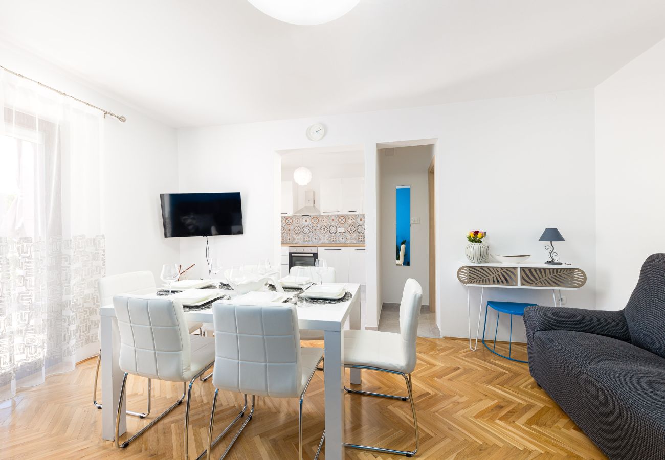 House in Žrnovnica - Holiday Home Calmation