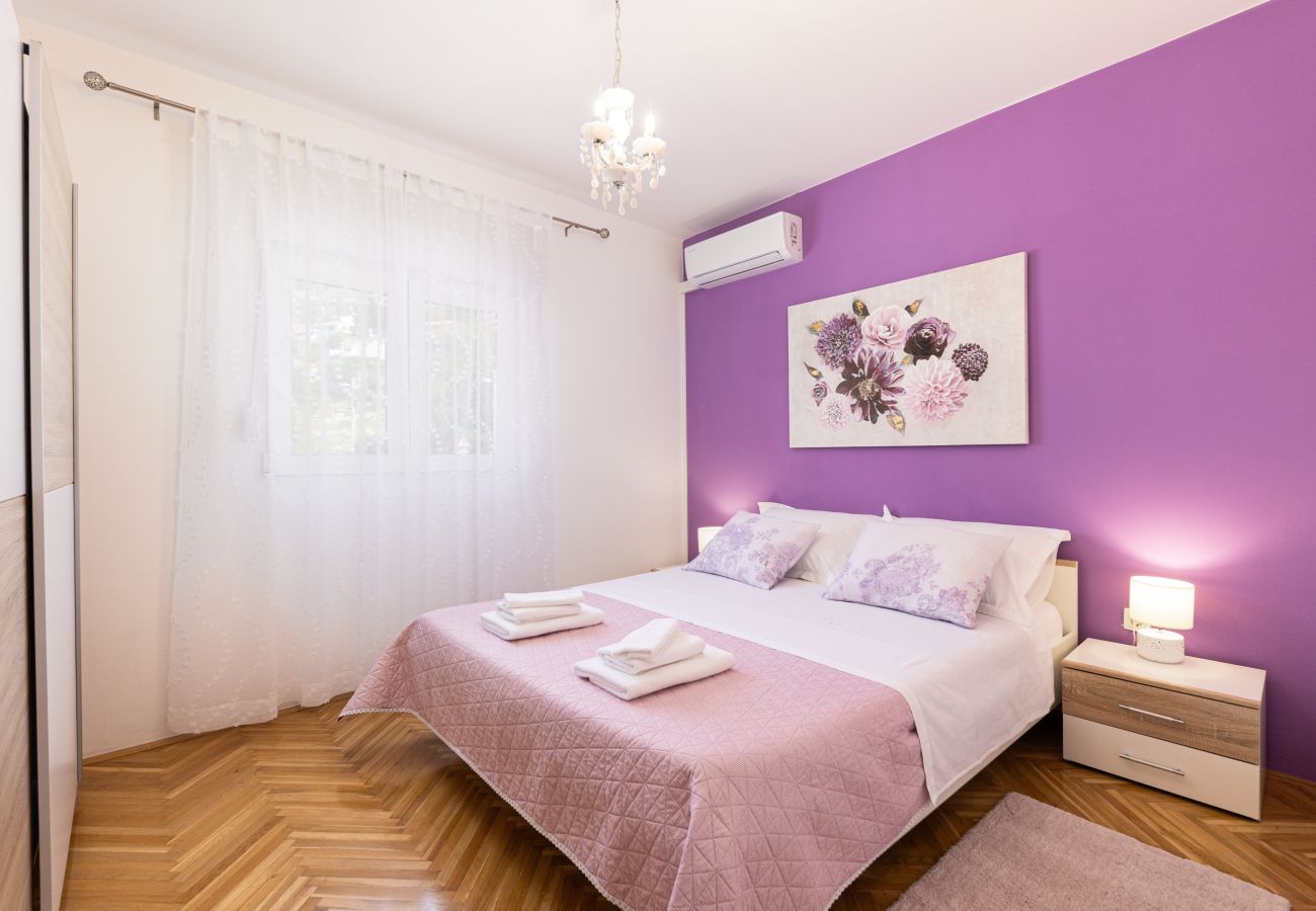 House in Žrnovnica - Holiday Home Calmation