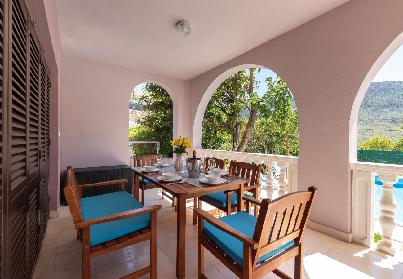 House in Žrnovnica - Holiday Home Calmation