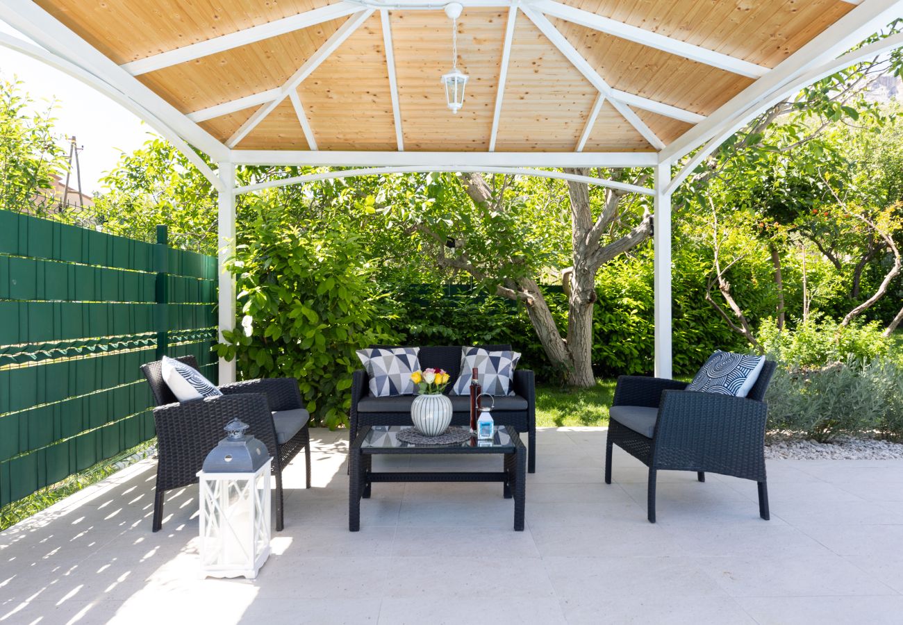 House in Žrnovnica - Holiday Home Calmation