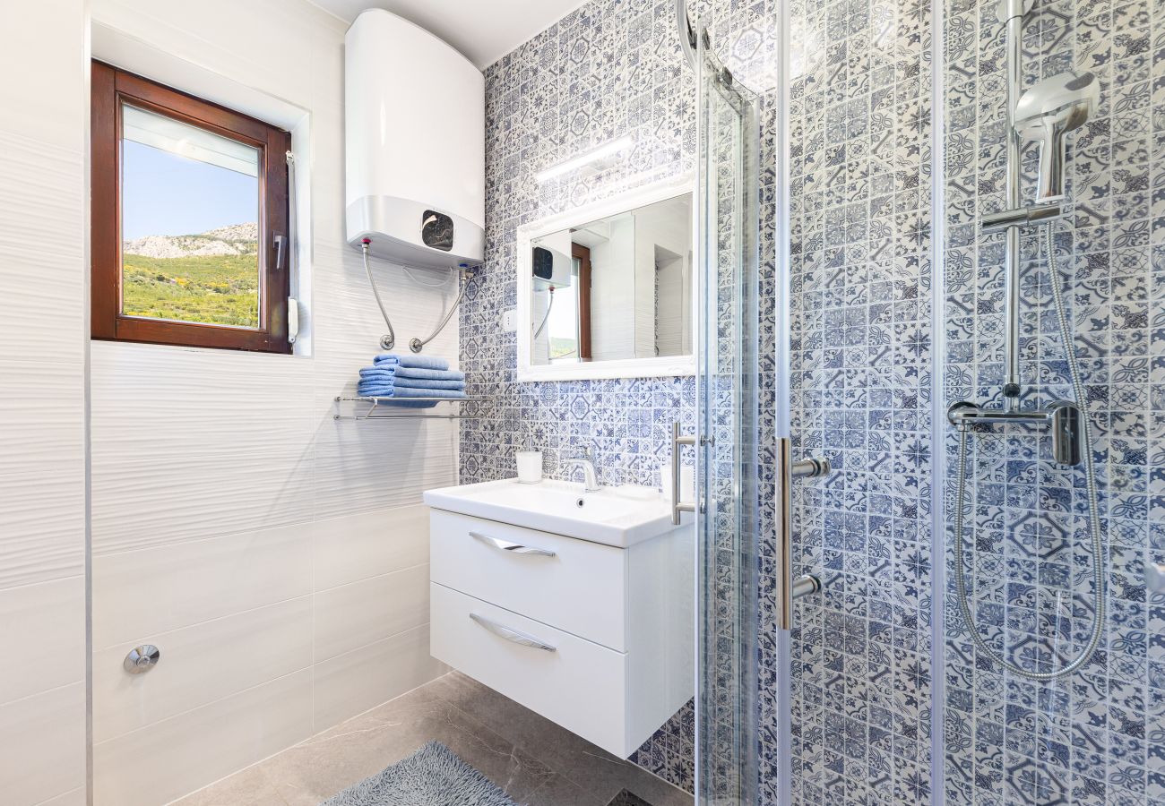 House in Žrnovnica - Holiday Home Calmation