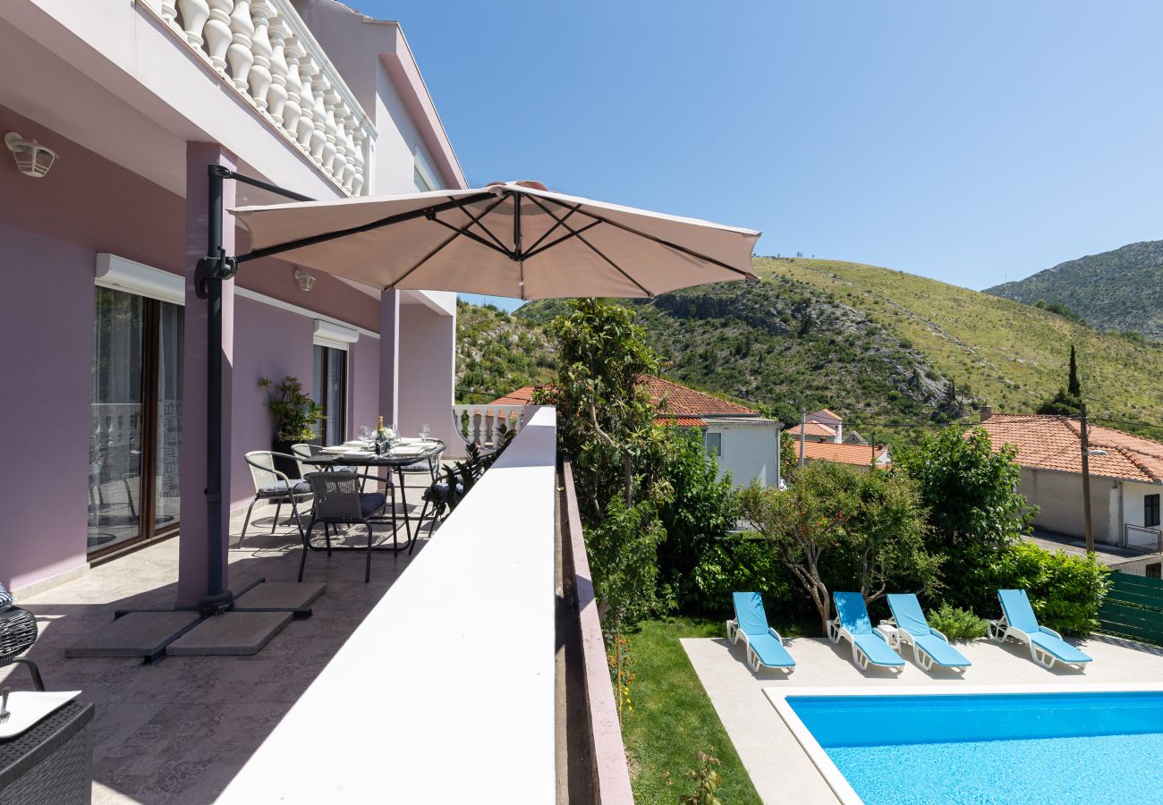 House in Žrnovnica - Holiday Home Calmation