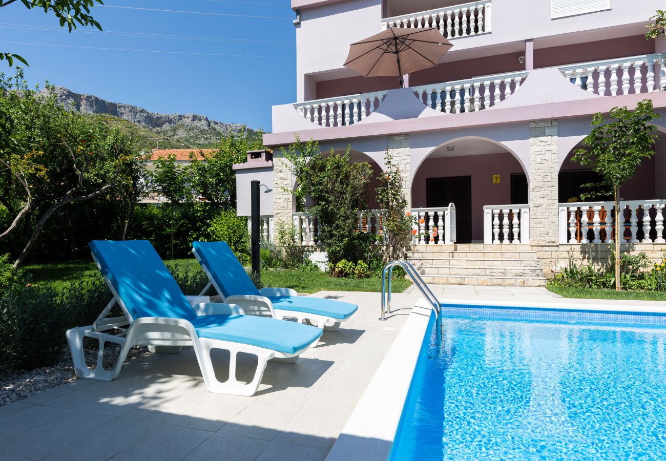 House in Žrnovnica - Holiday Home Calmation