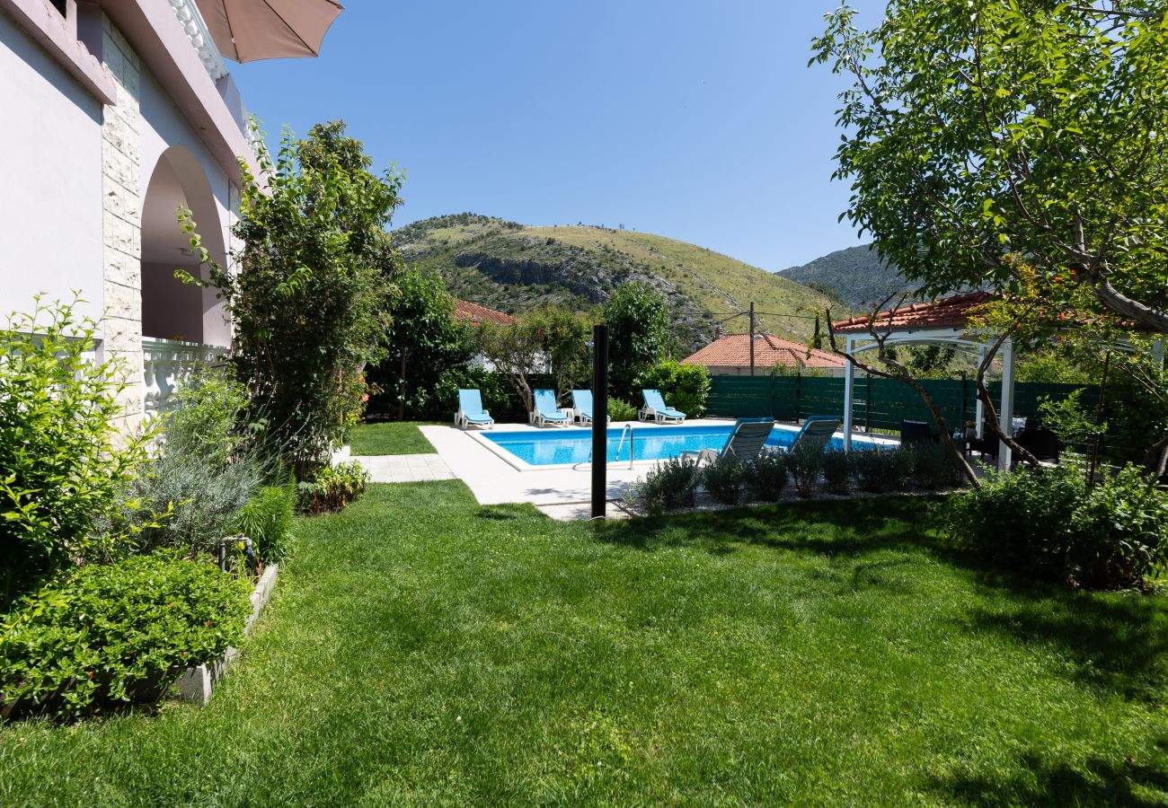 House in Žrnovnica - Holiday Home Calmation