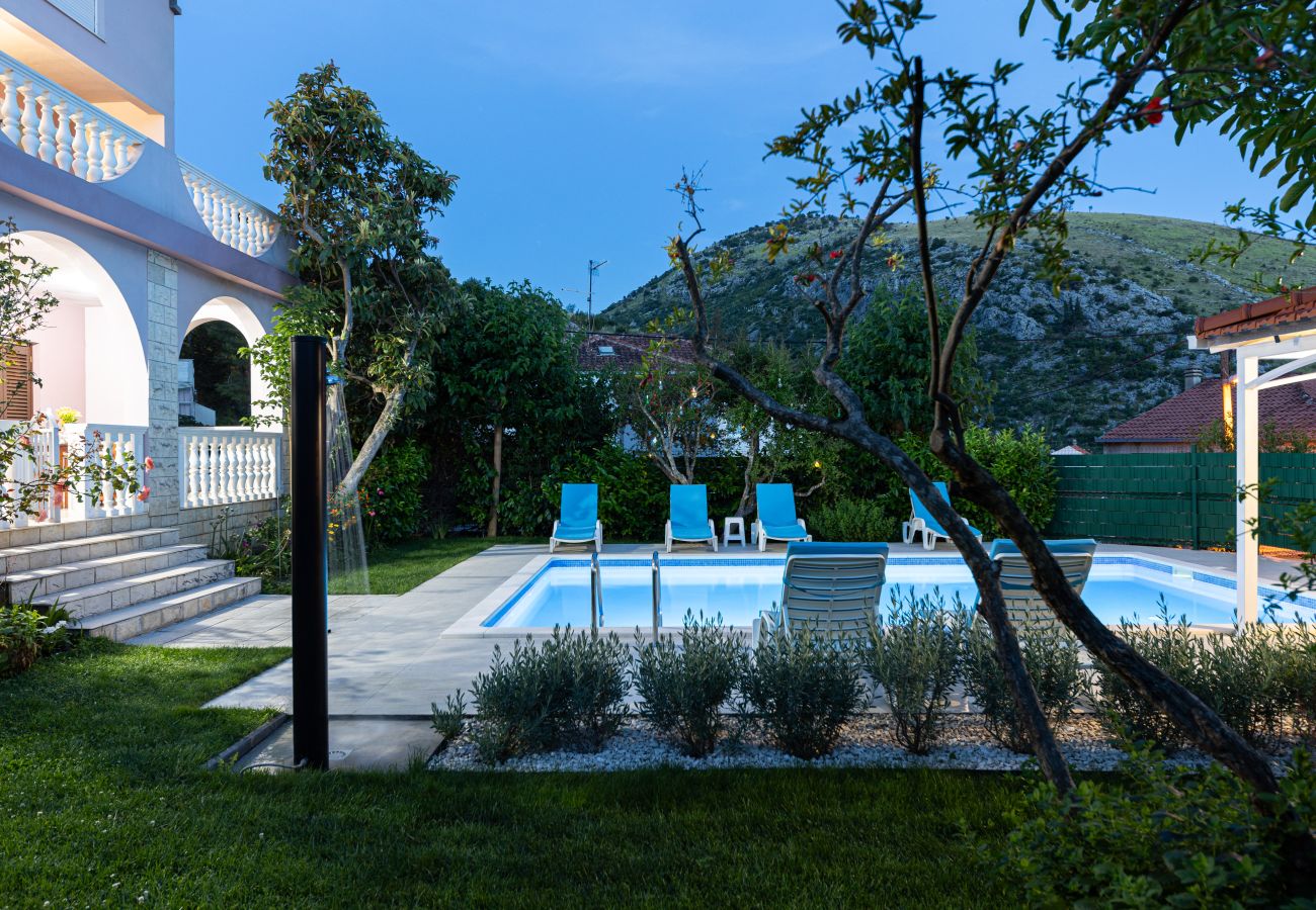 House in Žrnovnica - Holiday Home Calmation