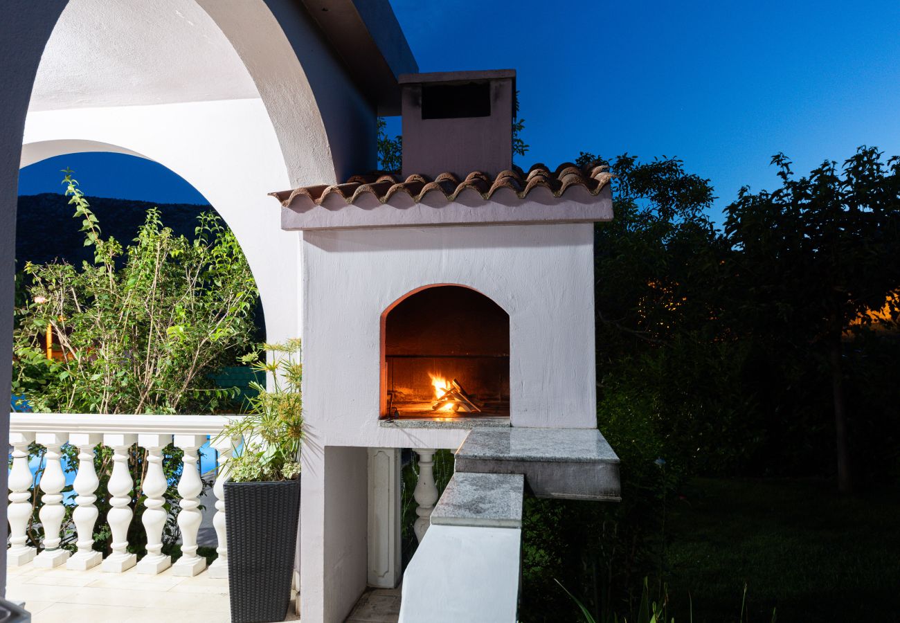 House in Žrnovnica - Holiday Home Calmation