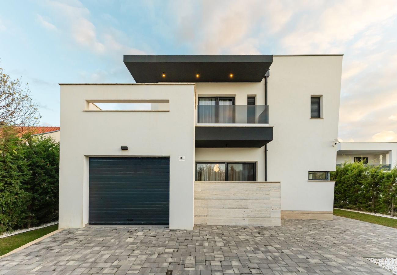 Villa in Vir - Villa Positiva with heated pool