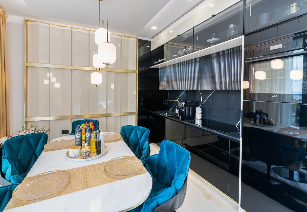 Villa in Zadar - Luxury Matos Estate with heated pool