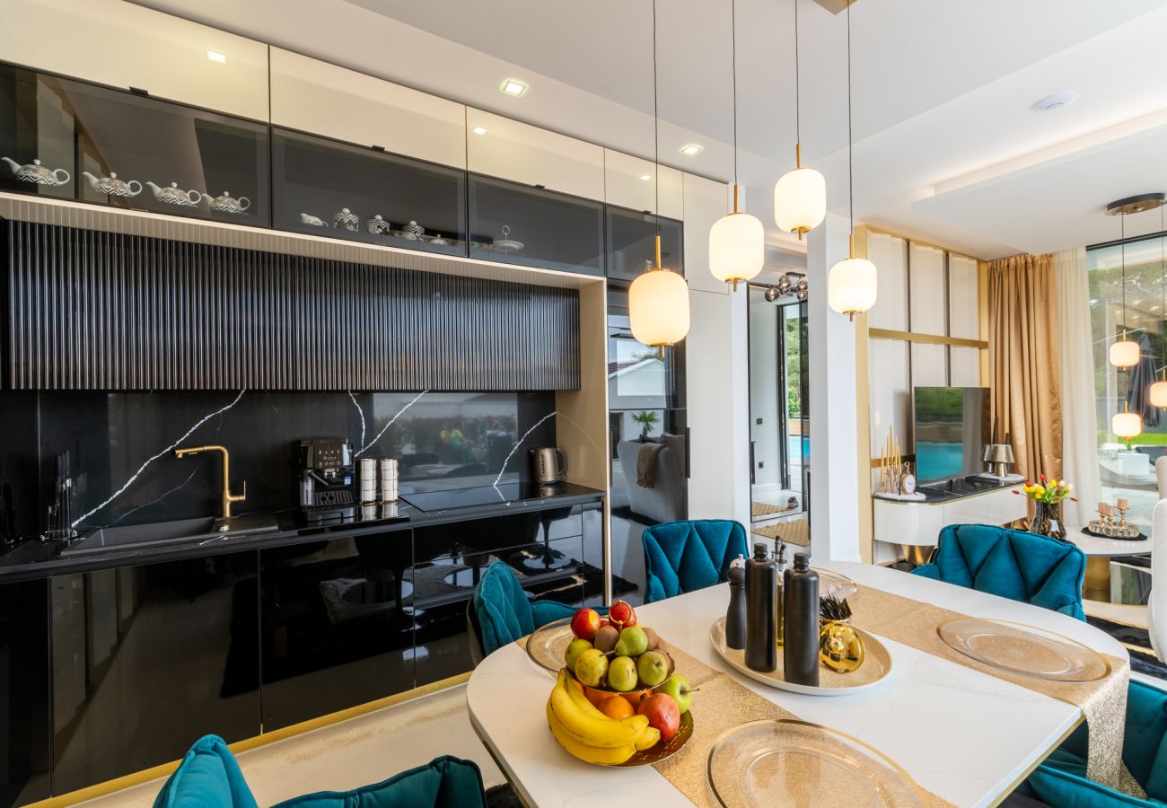 Villa in Zadar - Luxury Matos Estate with heated pool