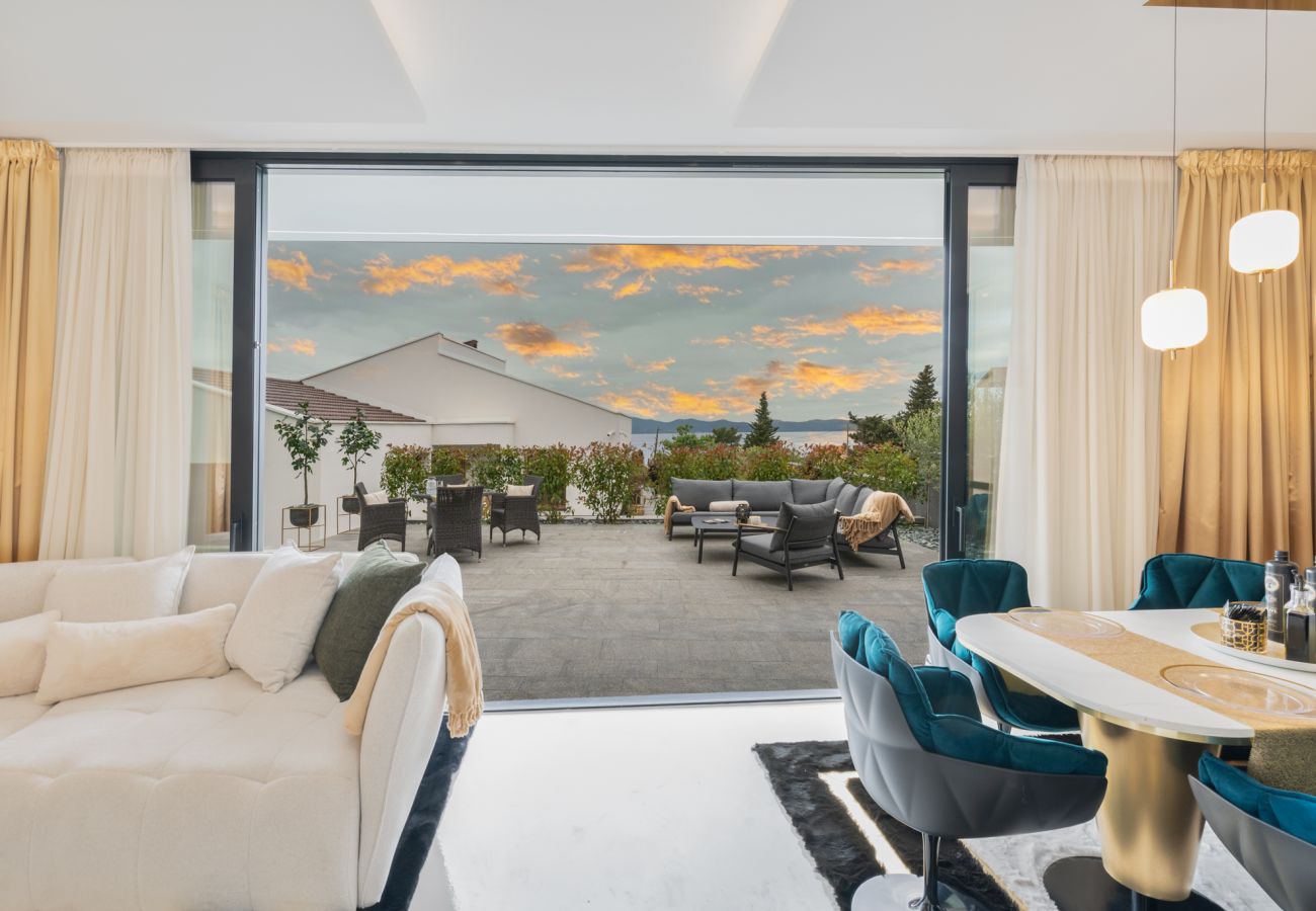 Villa in Zadar - Luxury Matos Estate with heated pool