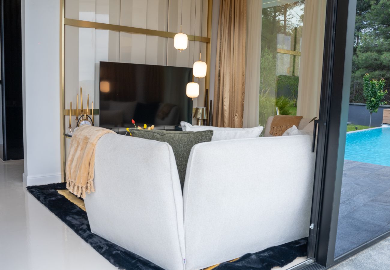 Villa in Zadar - Luxury Matos Estate with heated pool