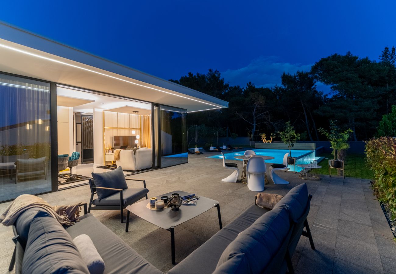 Villa in Zadar - Luxury Matos Estate with heated pool