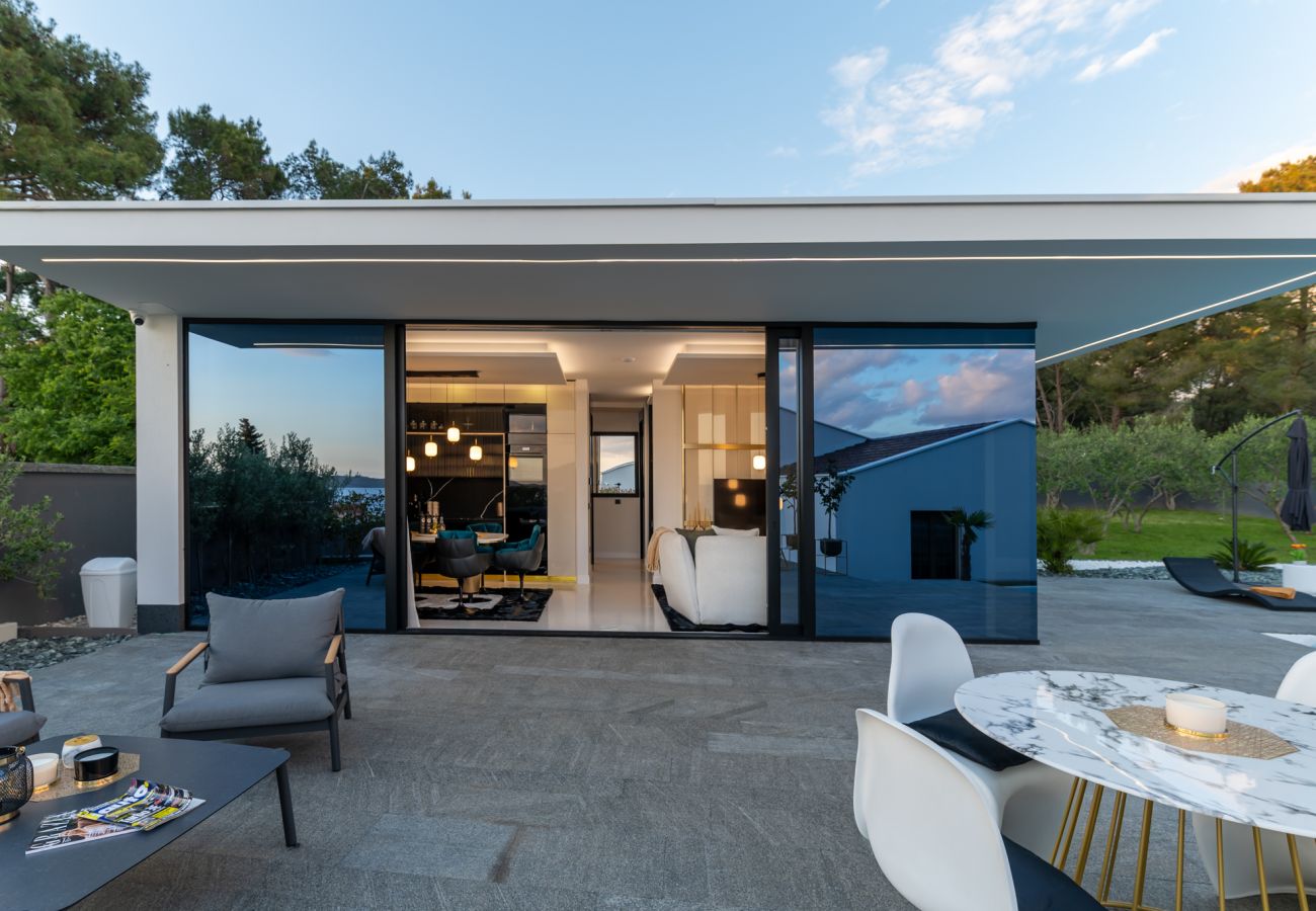 Villa in Zadar - Luxury Matos Estate with heated pool