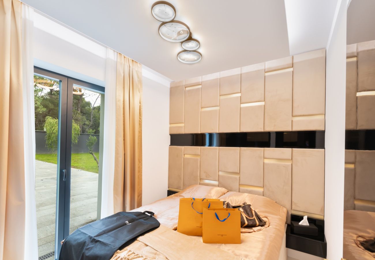 Villa in Zadar - Luxury Matos Estate with heated pool