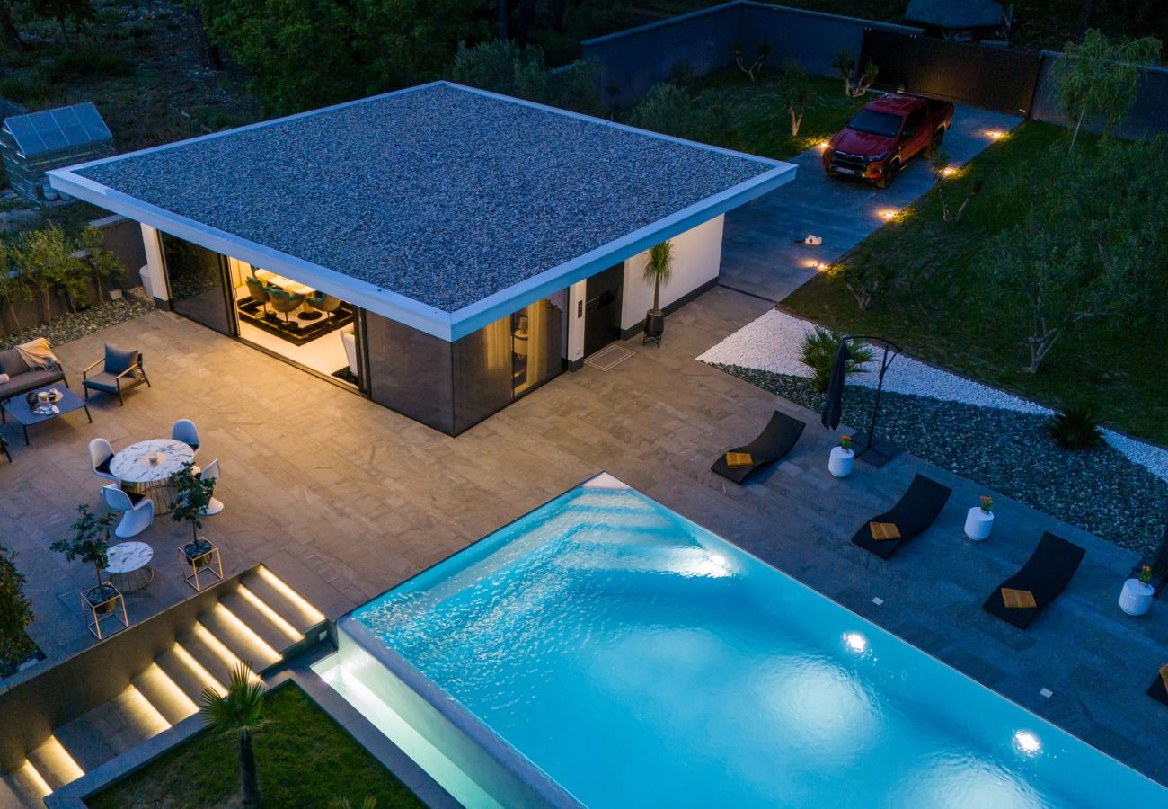 Villa in Zadar - Luxury Matos Estate with heated pool