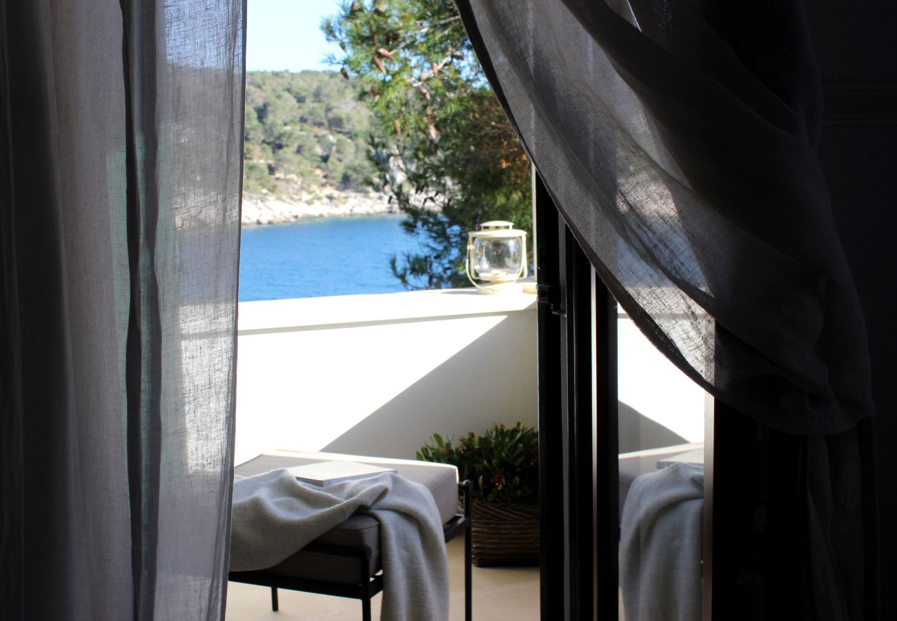 Villa in Milna - Seafront Villa Marella