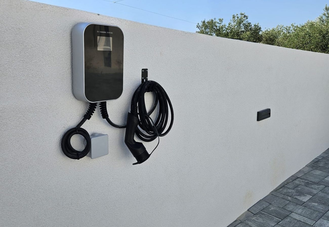 Villa in Turanj - Villa Turnea with heated pool