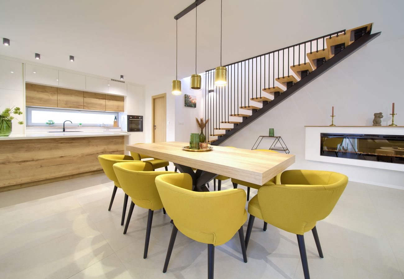 Villa in Njivice - Villa Bellissima with heated pool