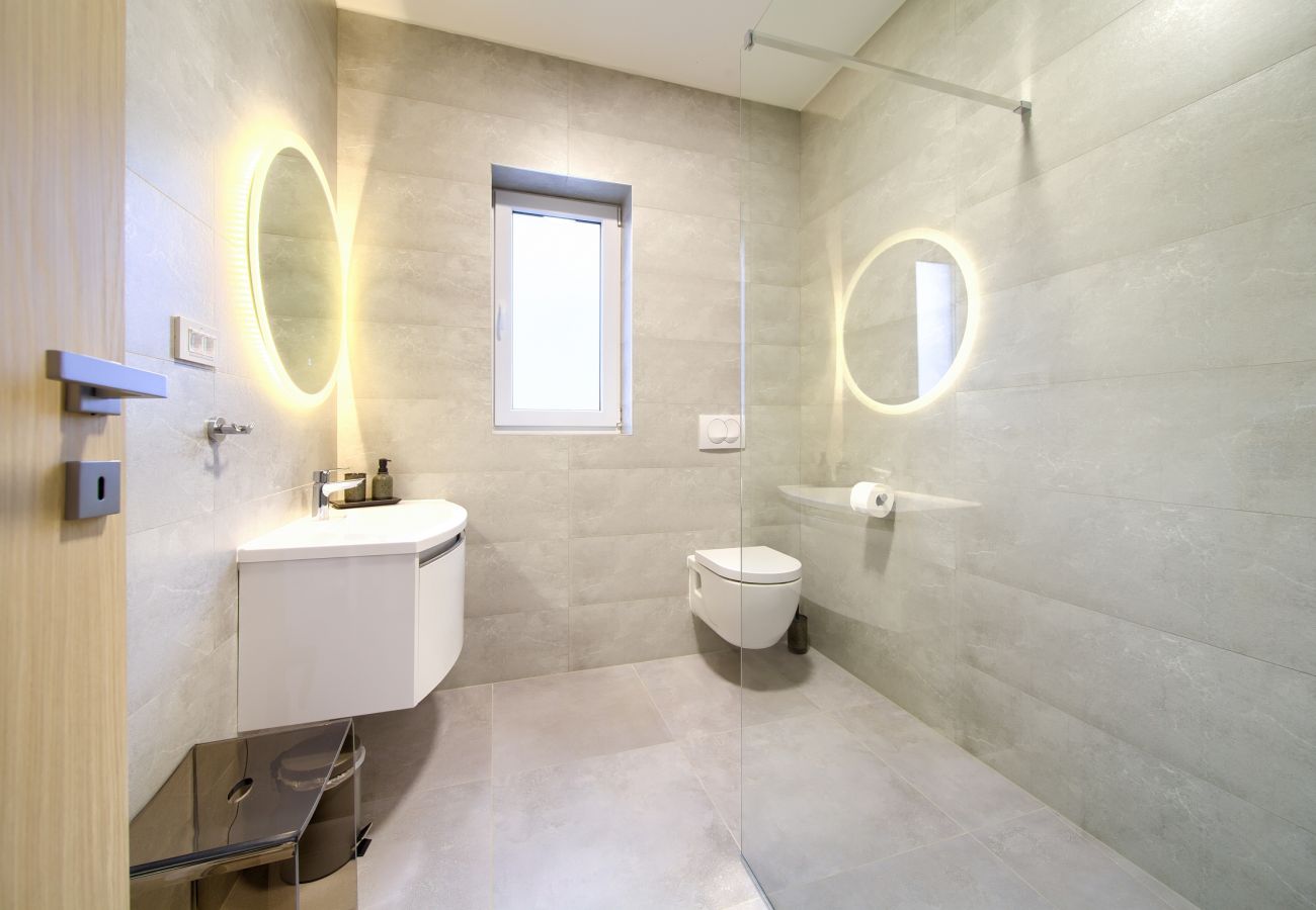 Villa in Njivice - Villa Bellissima with heated pool