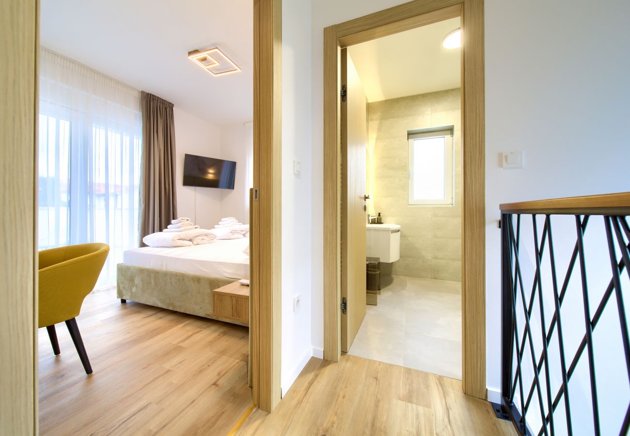 Villa in Njivice - Villa Bellissima with heated pool