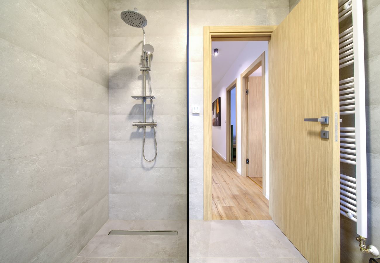 Villa in Njivice - Villa Bellissima with heated pool