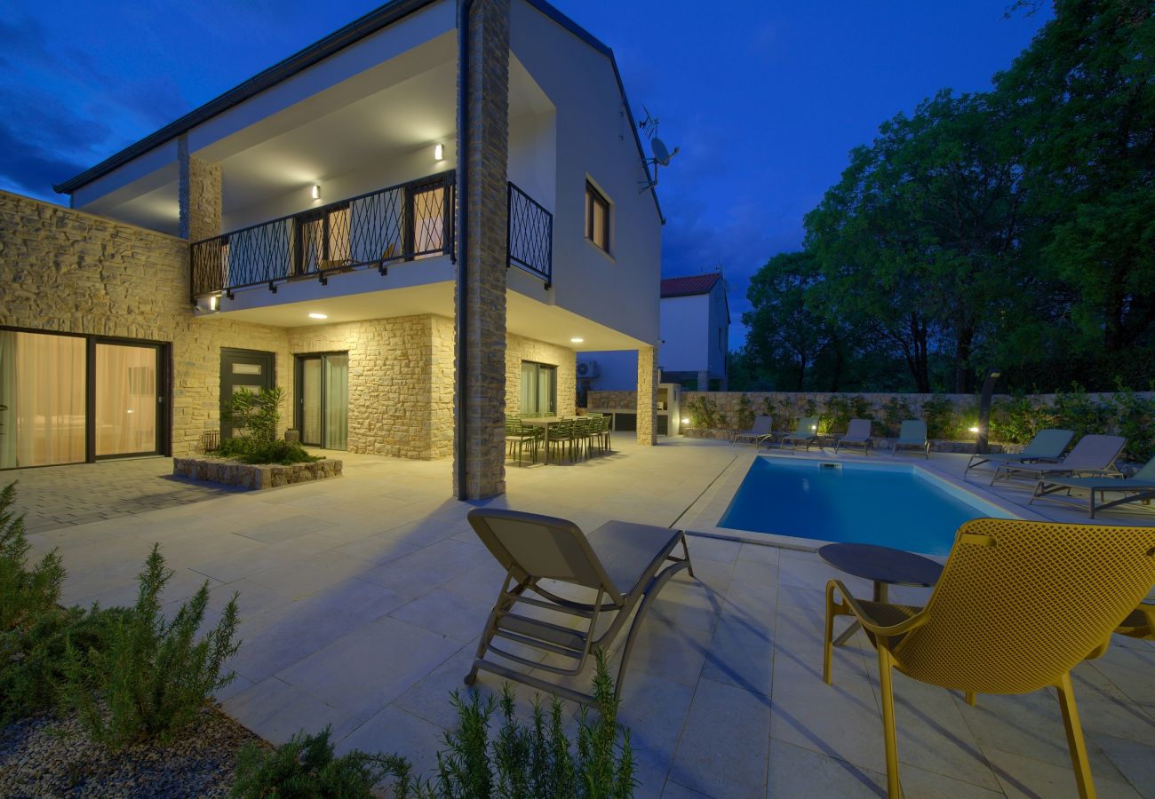 Villa in Njivice - Villa Bellissima with heated pool