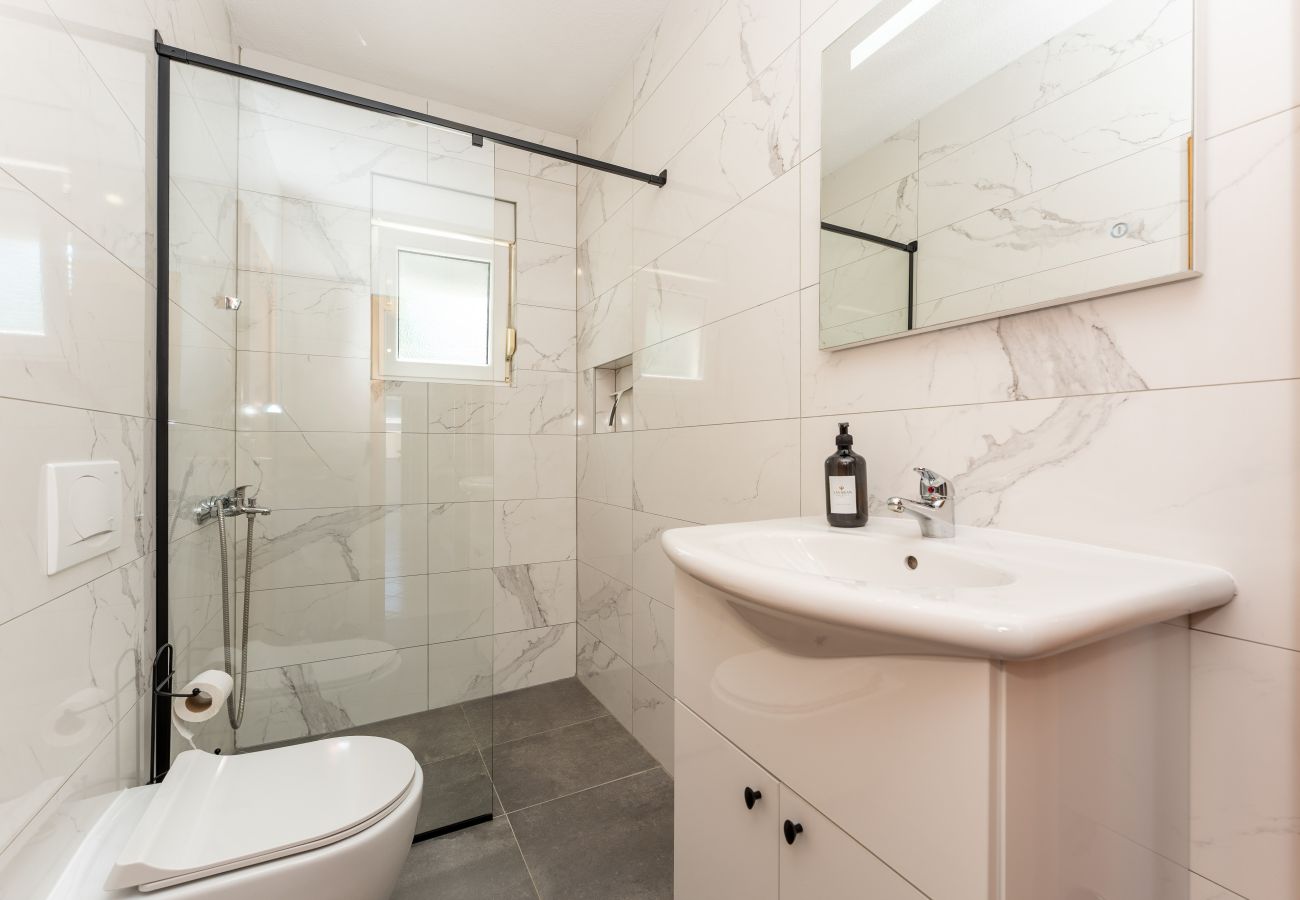 Apartment in Vir - Apartment Lavaran 1