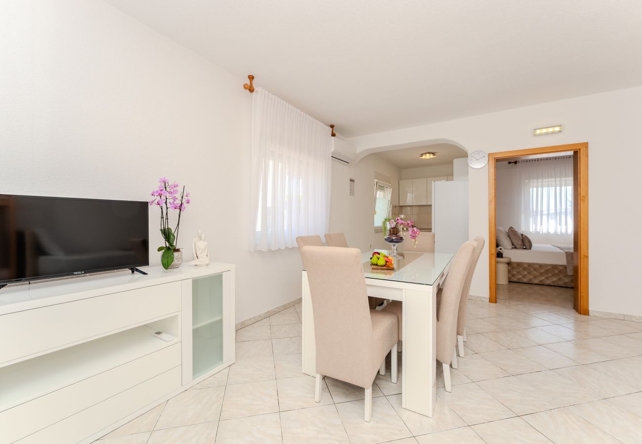 Apartment in Vir - Apartment Lavaran 1