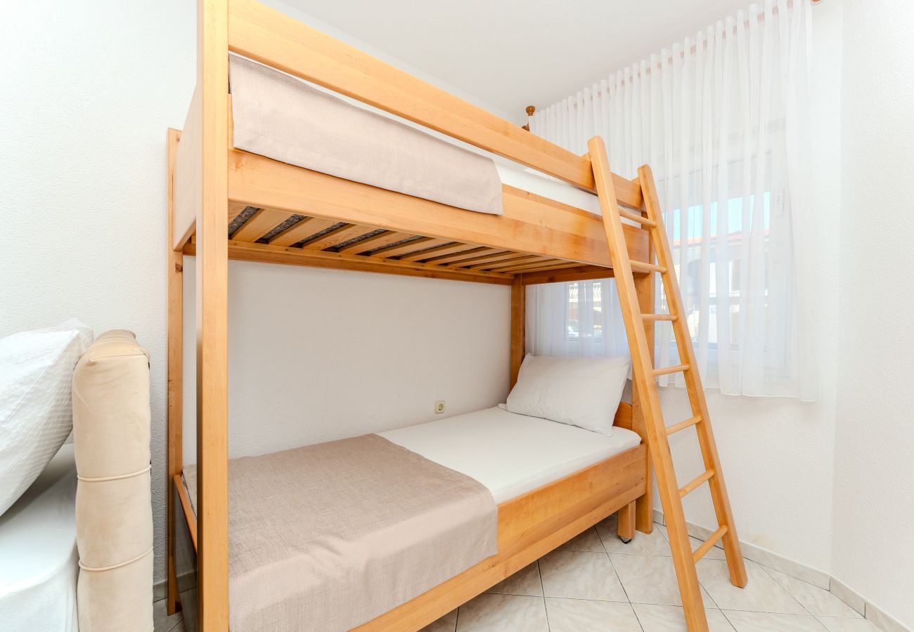 Apartment in Vir - Apartment Lavaran 1